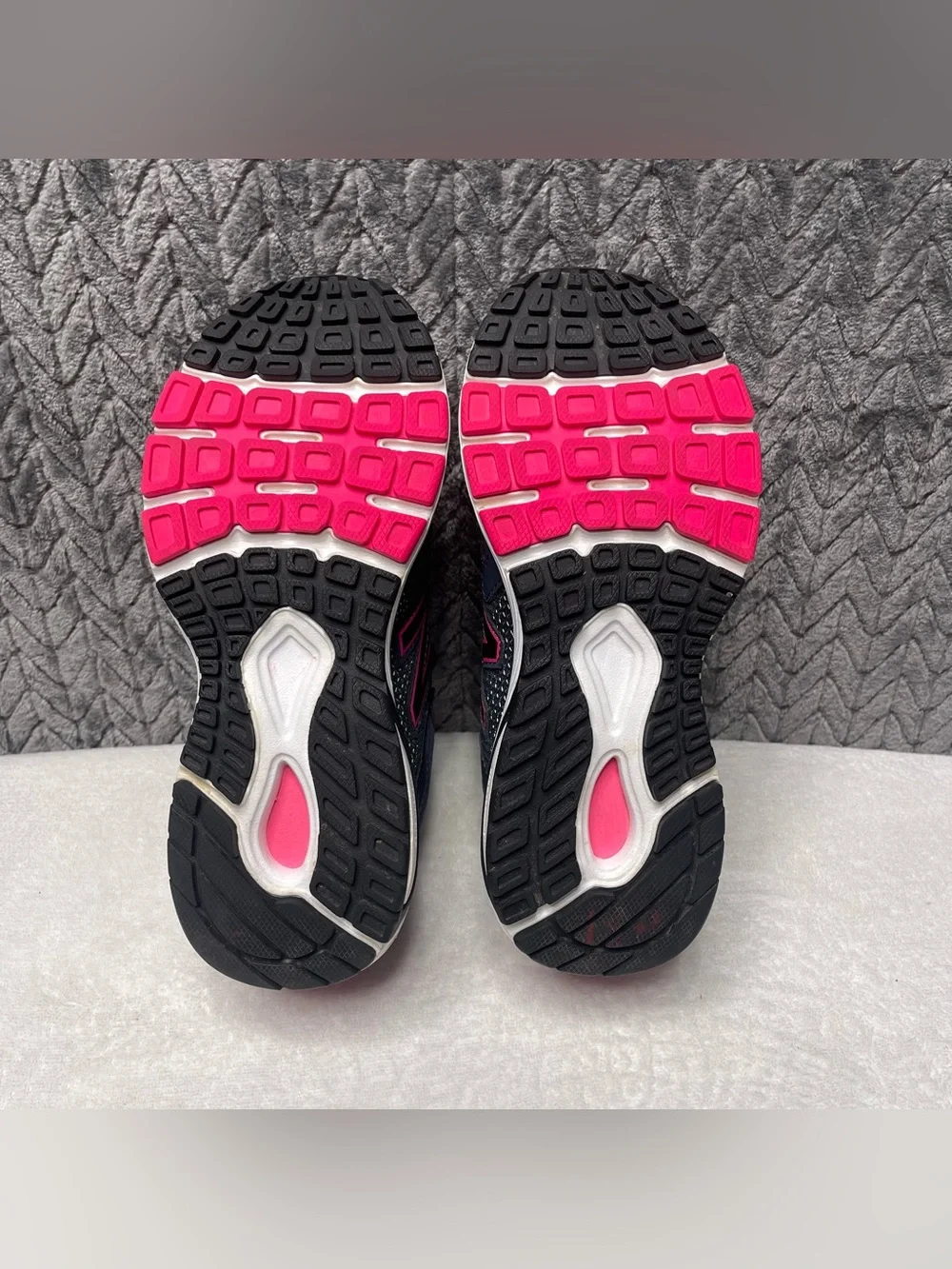 New Balance 560v7 Women's Running Shoes Size 5 Dark Grey Pink W560LG7 Tech Mesh
